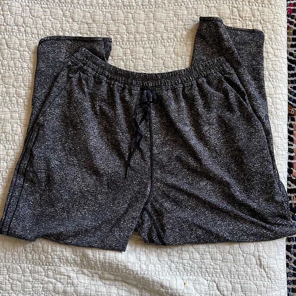 Lululemon Capri Mid Rise Dance Pants